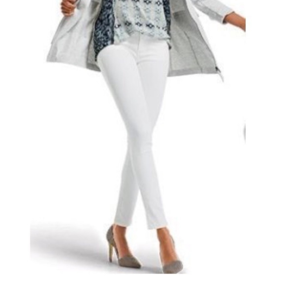 CAbi #752R women’s white skinny jeans